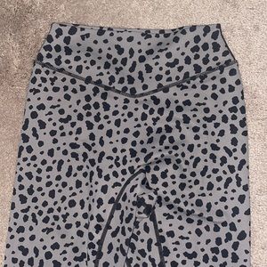 Balance athletica midnight snow leopard leggings